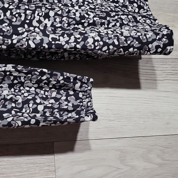 🛍Talbots Floral‎ Blouse Black White Grey 3/4 Sleeve Keyhole Back Womens S NEW - Picture 5 of 7